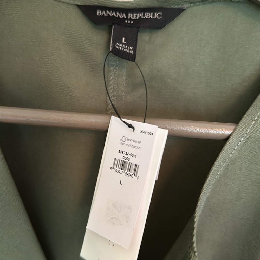 Banana Republic cargo style romper size large NWTS Army green. Pockets! - Picture 6 of 9